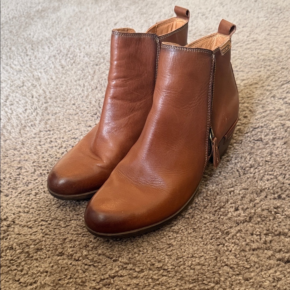 PIKOLINOS Tan Leather Ankle Booties